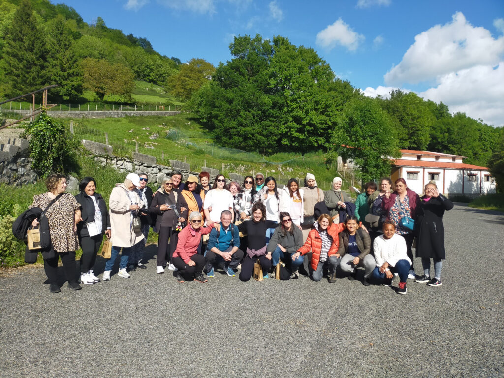Visita a Idiazabal. Mujeres talleres socioeducativos de Erroak.