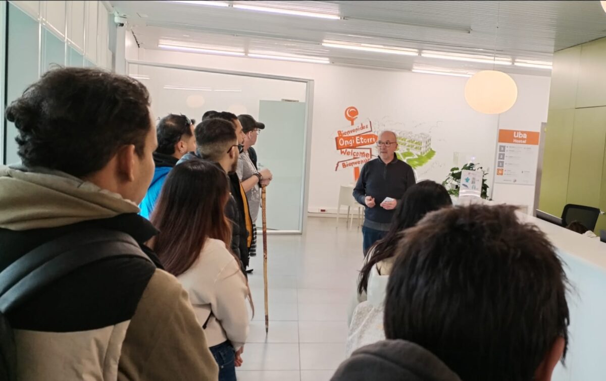 Bisita Uba Hostel. Grupos formativos Erroak Elkartea