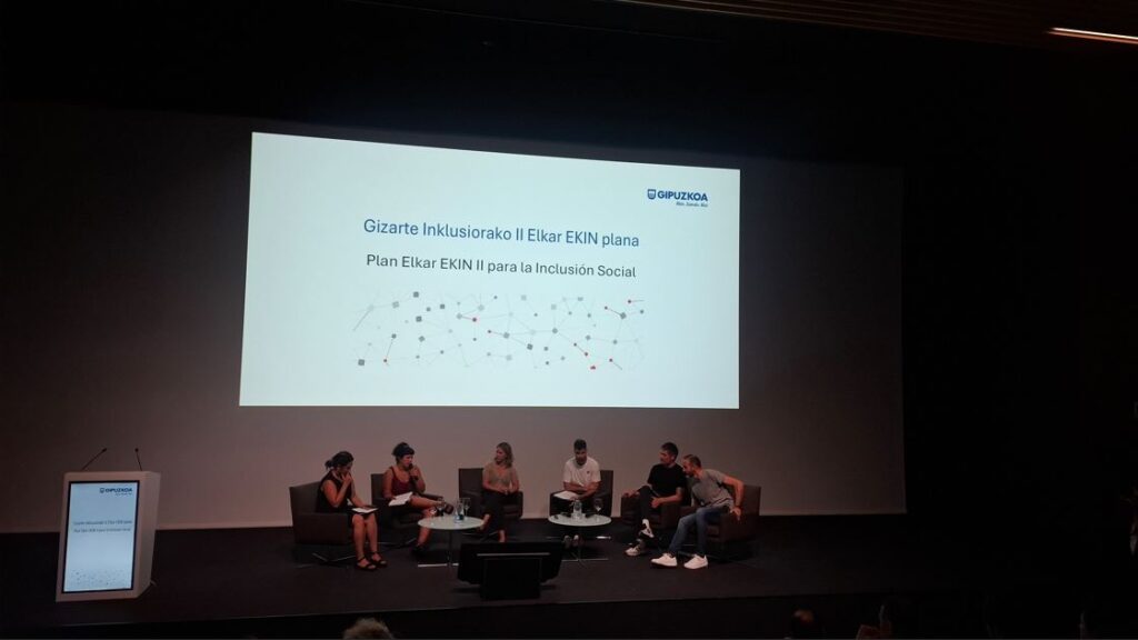 Ponentes en la jornada del II Plan Elkar EKIN celebrada en Orona, Hernani