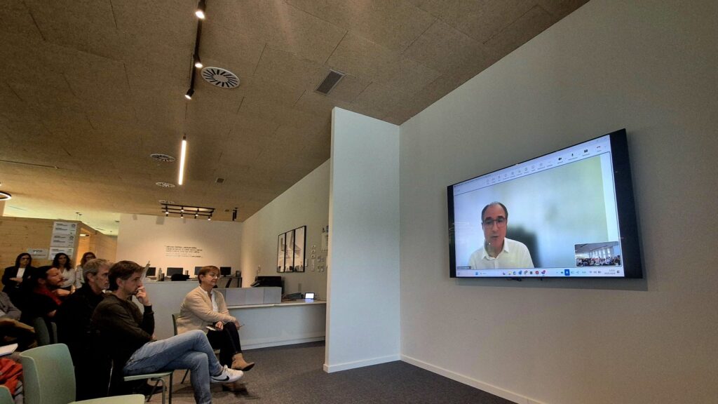 Fernando Consuegra ofreció una ponencia online sobre inclusión y diversidad